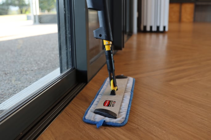 rubbermaid microfibre flat mop