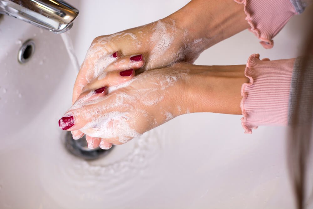 Washing hands workplace hygiene_IMG