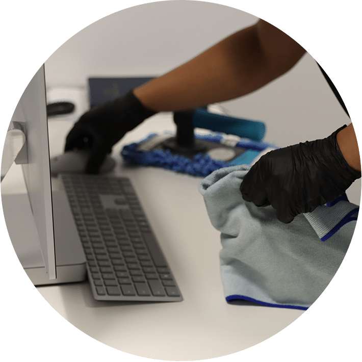 cleaning-desk-and-keyboard-safely-with-microfibre