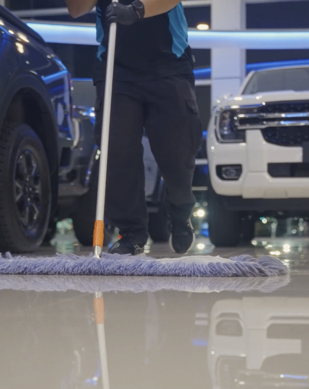 in-tec-commercial-cleaning-dry-mop-2-1