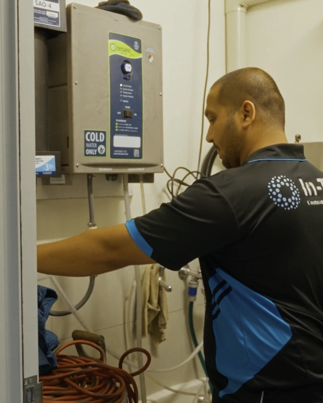 in-tec-commercial-cleaning-suhag-tersano-2
