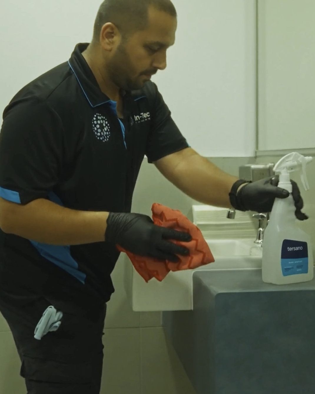 in-tec-commercial-cleaning-suhag-tersano